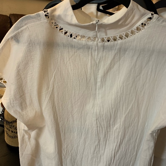 Handmade Posh Linen Blouse - Picture 4 of 7